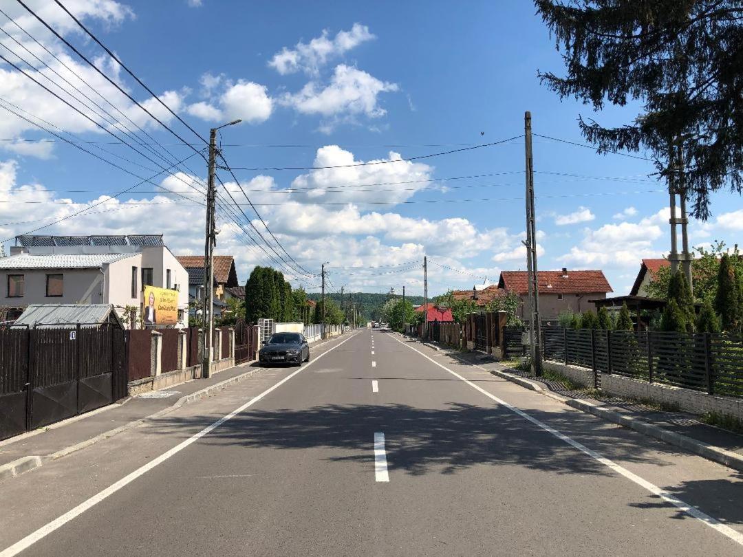 Argeselu Garden Villa - Entire Floor Apartment, Exclusive Garden Access Maracineni Екстер'єр фото